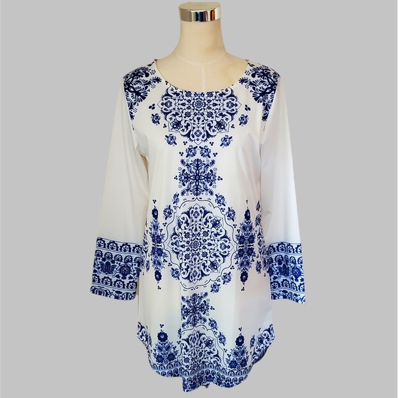 - Dresses & Skirts - floral detailed White/blue long sleeves tunic dress Size S